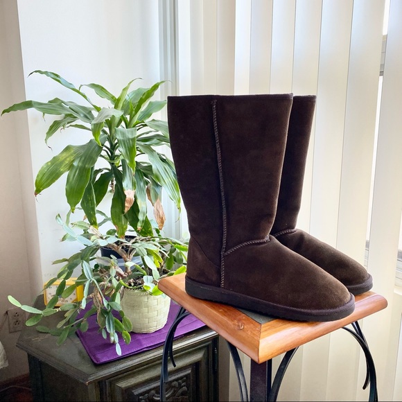 New Expression faux Uggs Sheepskin style boots brand new - Picture 8 of 8